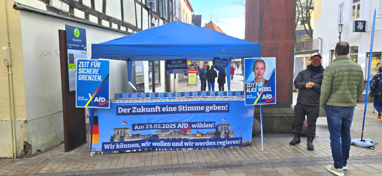 Infostand in Neustadt an der Weinstraße: Bürger zeigen wachsendes Interesse an der AfD