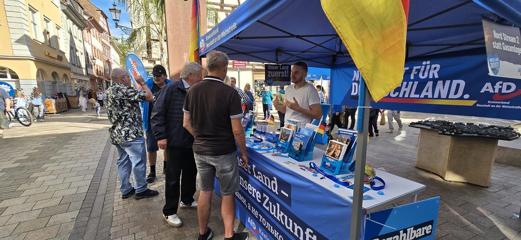 Bürgergespräch am AfD Infostand in Neustadt an der Weinstraße